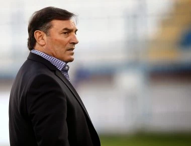 Super League: Νέος προπονητής του Απόλλωνα Σμύρνης ο Μπάμπης Τεννές